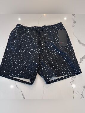 Lululemon Mens Swim Short 7" Lined Size Medium Black NWT